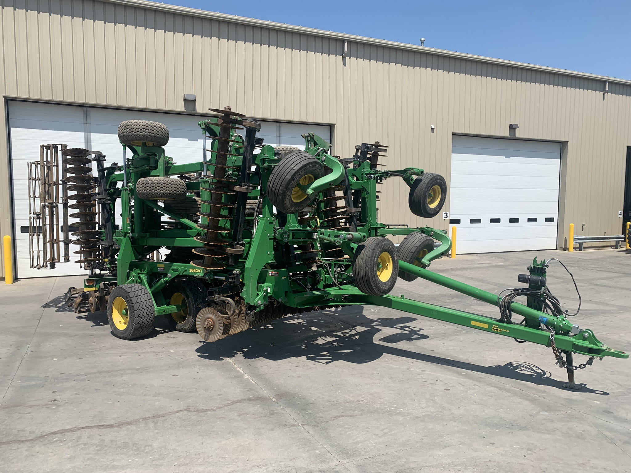 2021 John Deere 2660VT Image 3