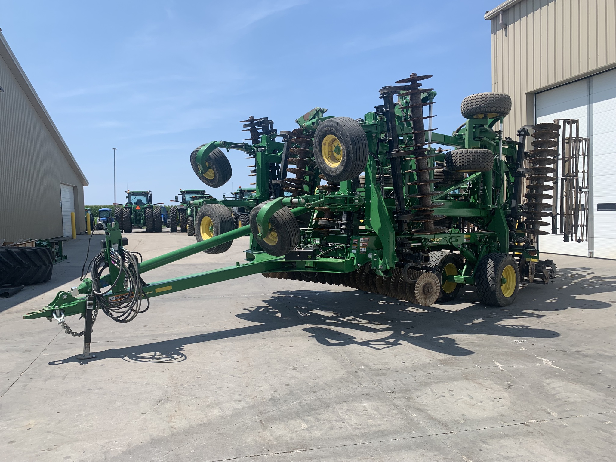 2021 John Deere 2660VT Image 1