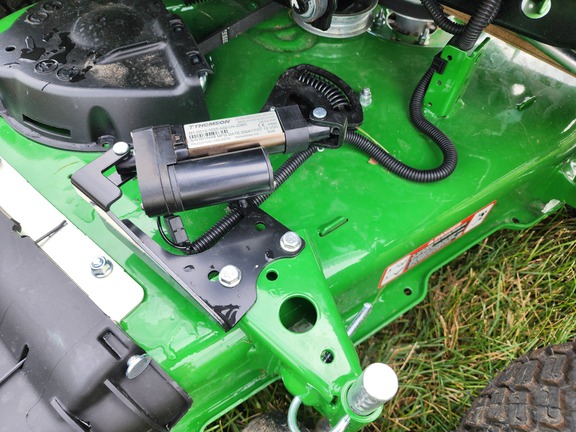 2025 John-Deere x380