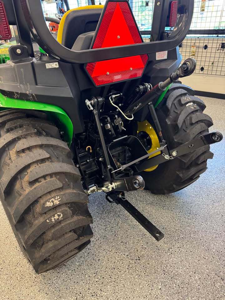 2025 John Deere 3025E Image 5