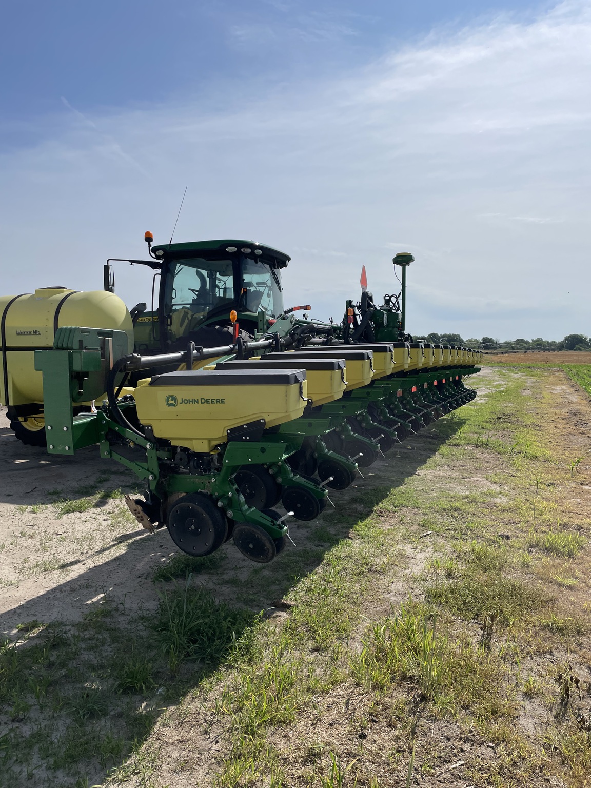 2024 John Deere 1725 Image 2