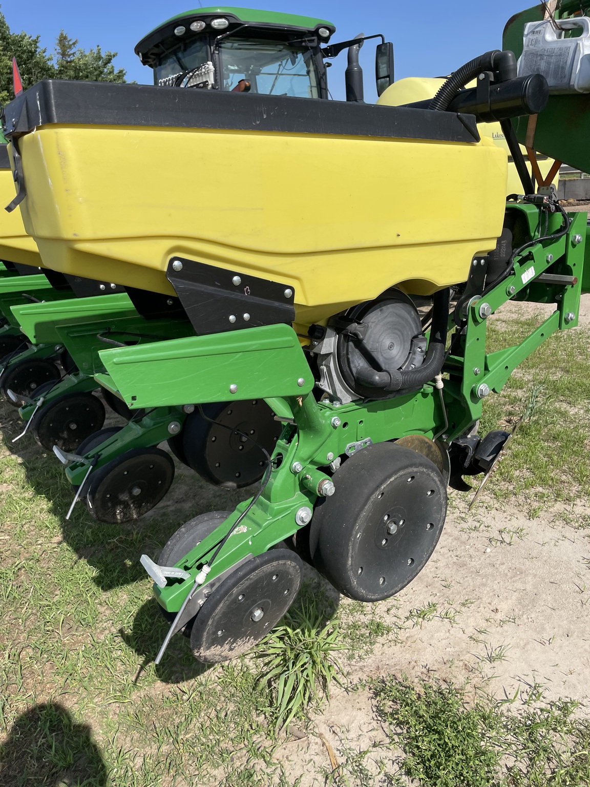 2024 John Deere 1725 Image 8