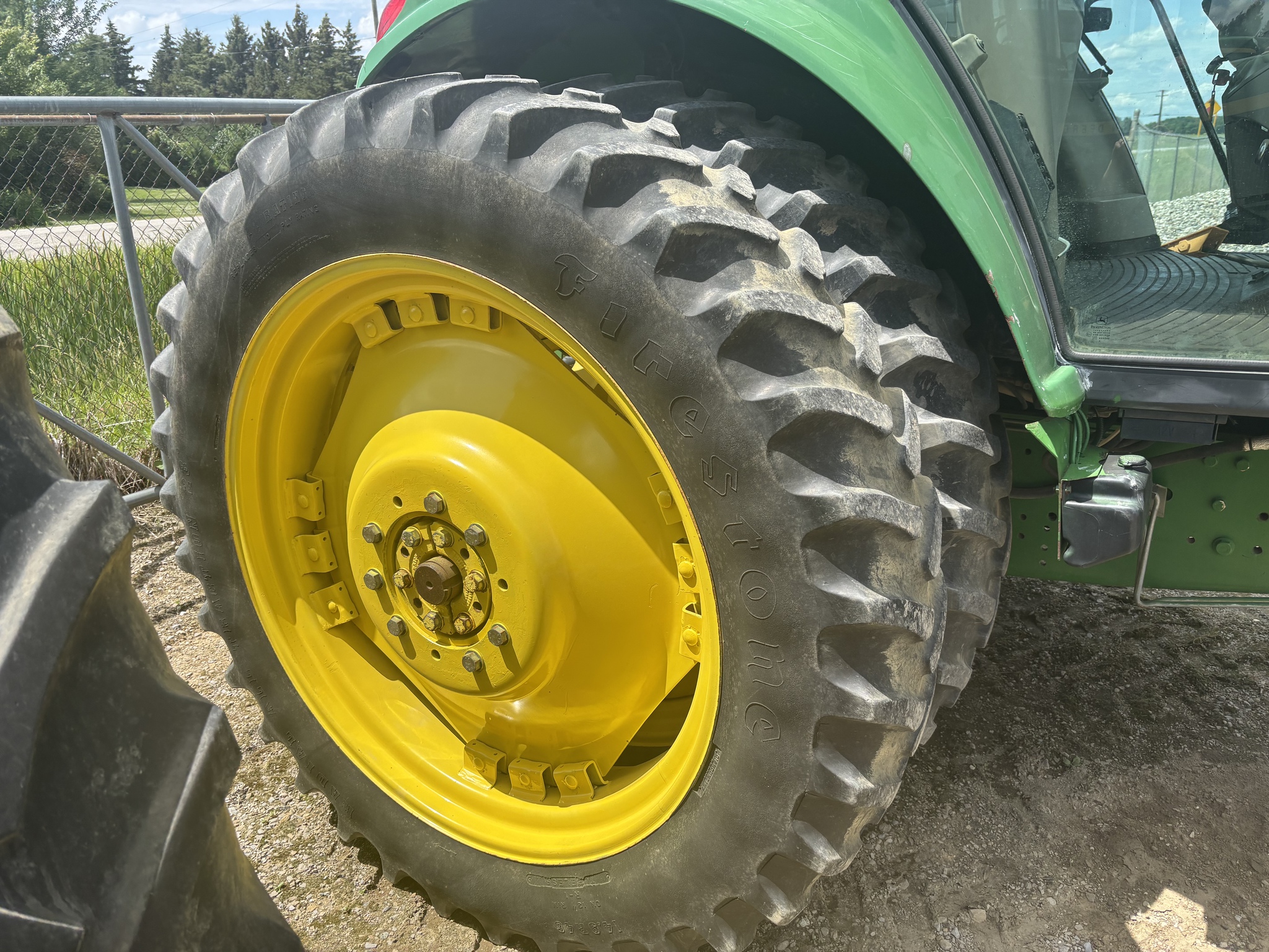 2003 John Deere 7220 Image 9