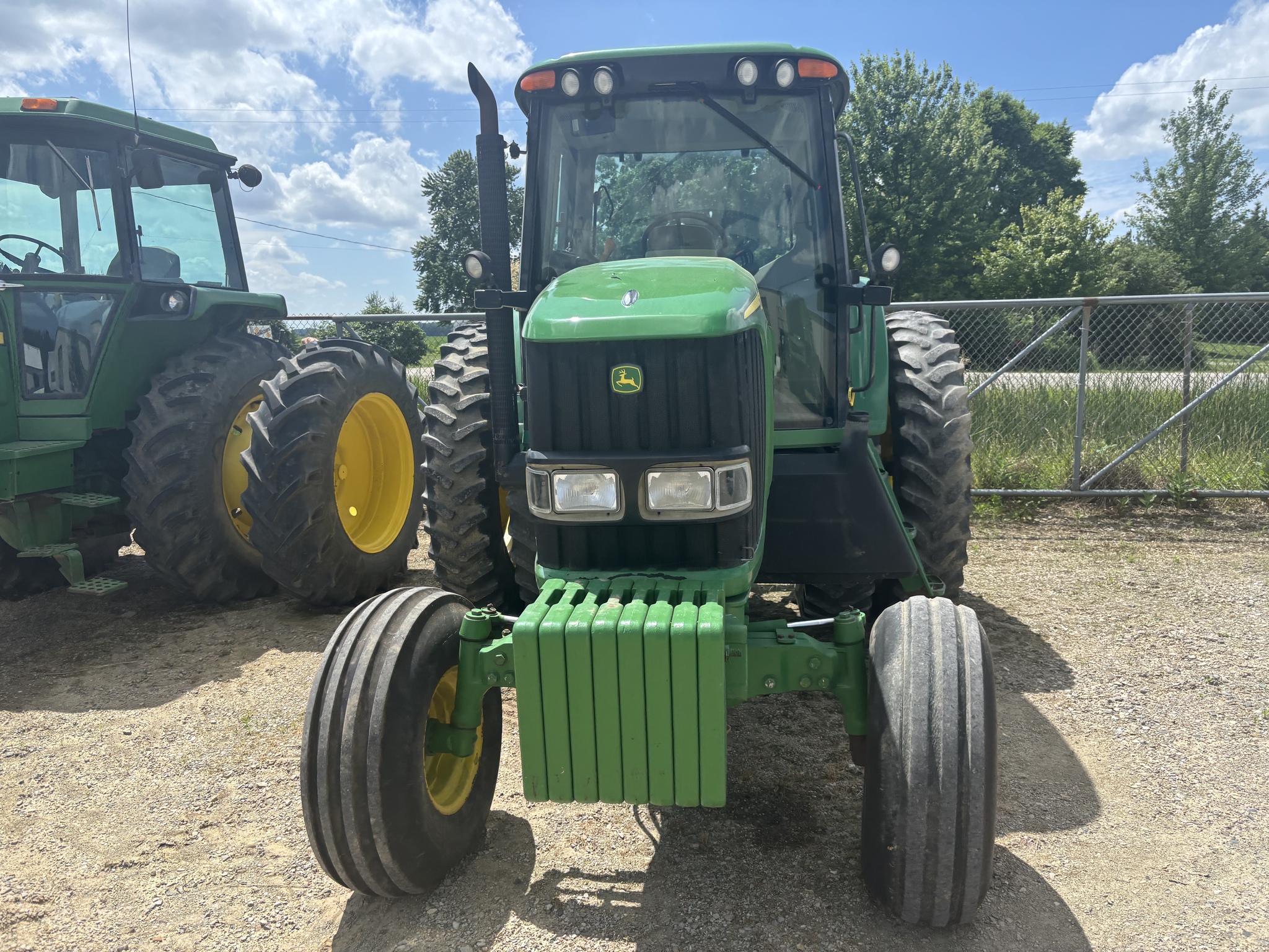 2003 John Deere 7220 Image 14