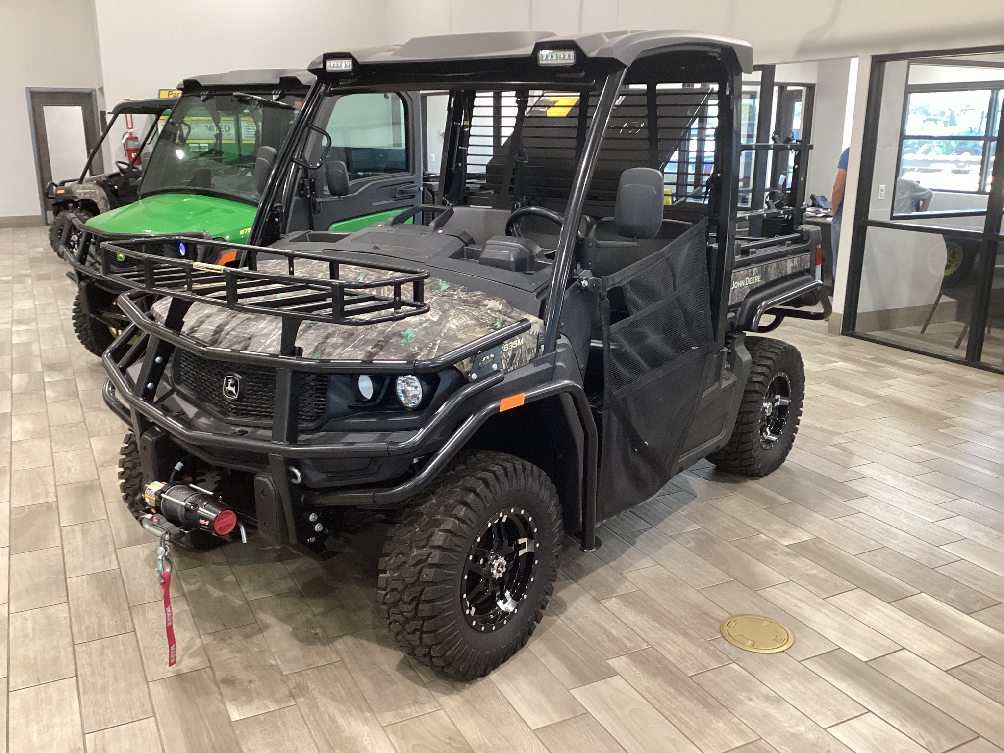 2023 John Deere XUV 835M Image 1