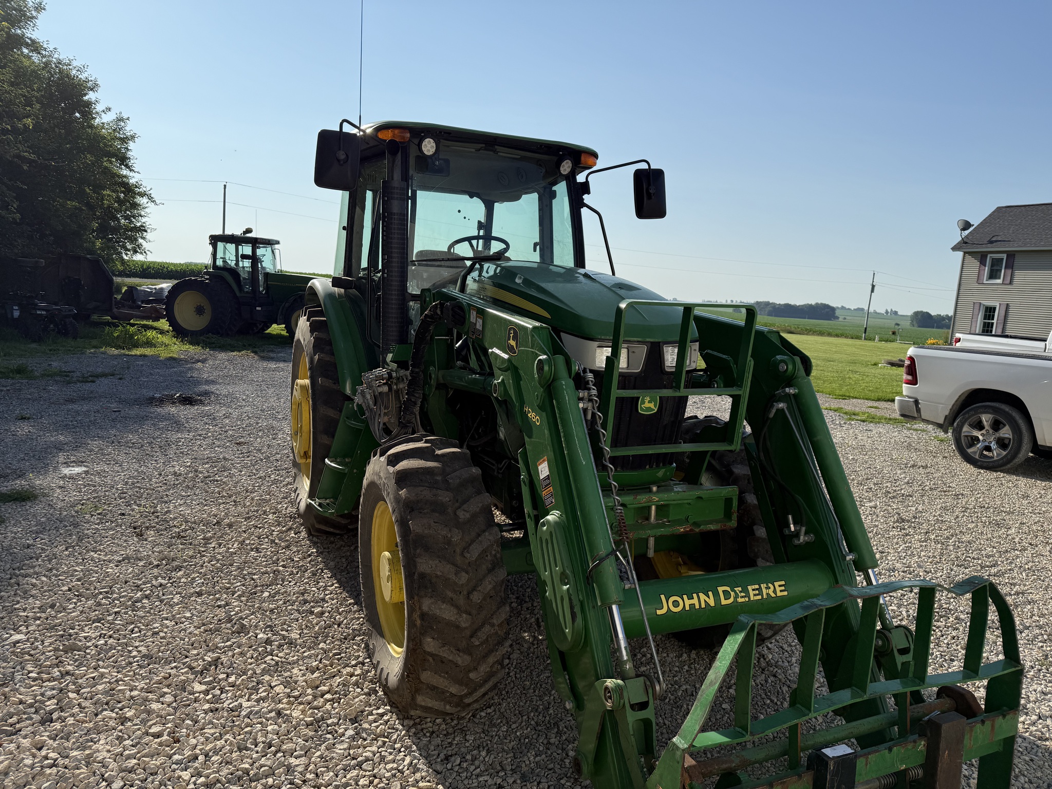 2015 John Deere 6140D Image 9