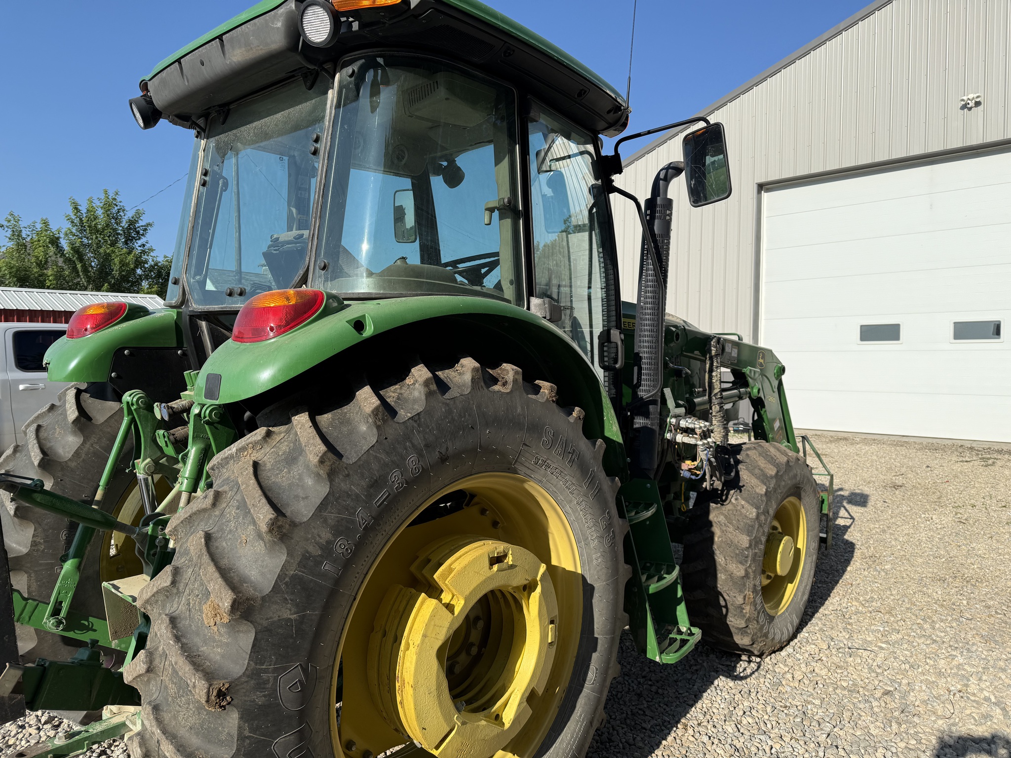 2015 John Deere 6140D Image 7