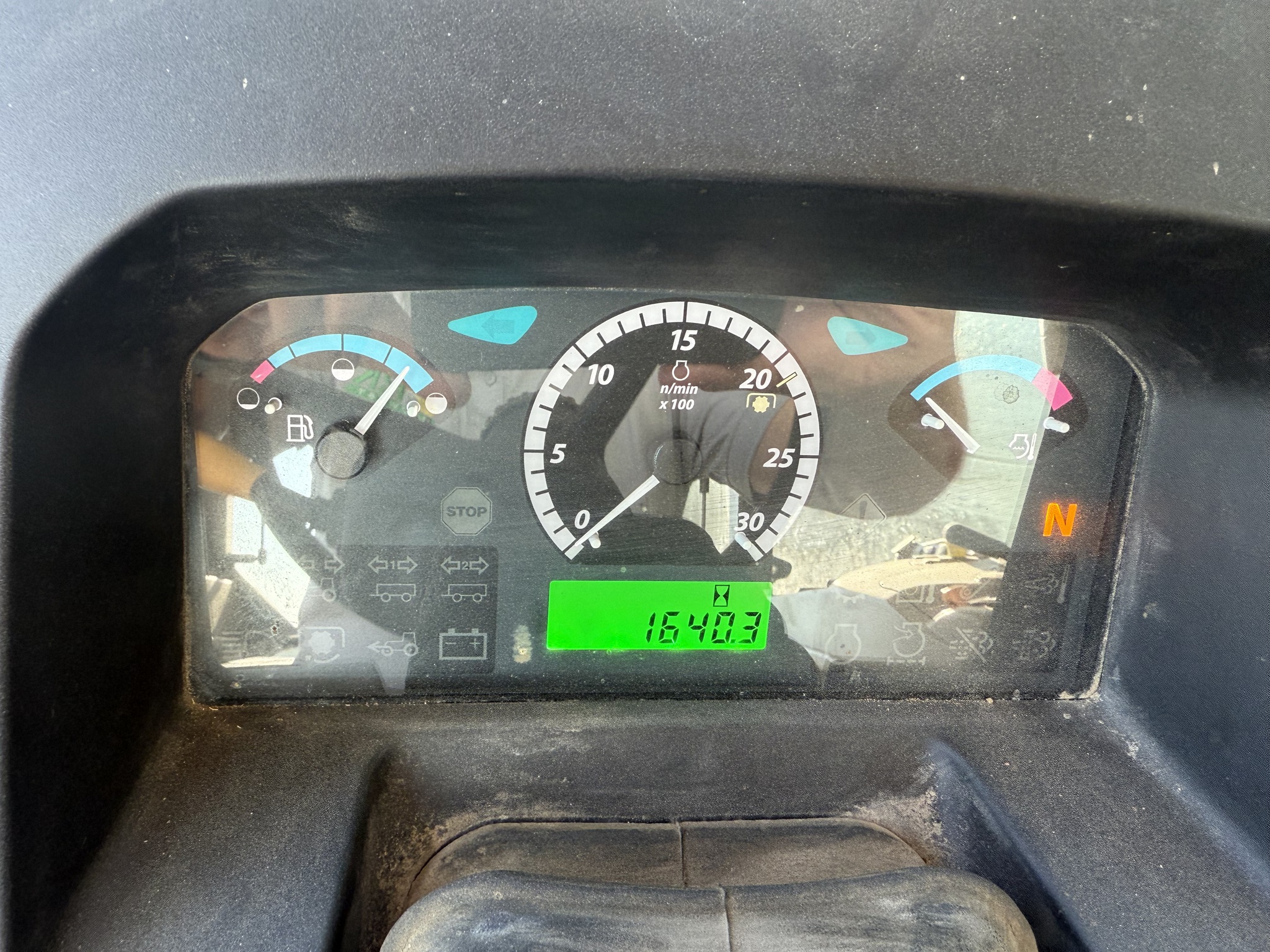 2015 John Deere 6140D Image 13
