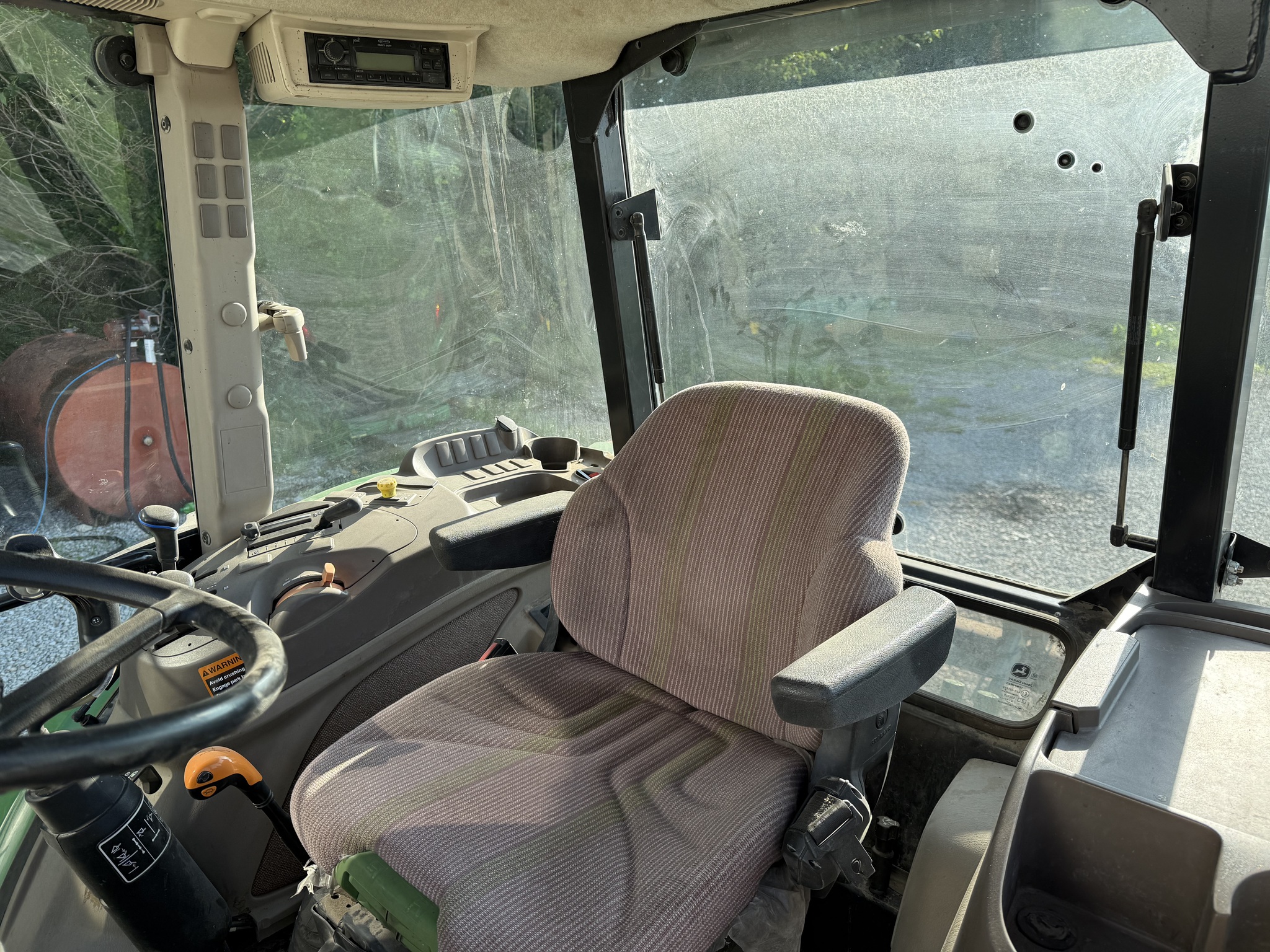 2015 John Deere 6140D Image 12