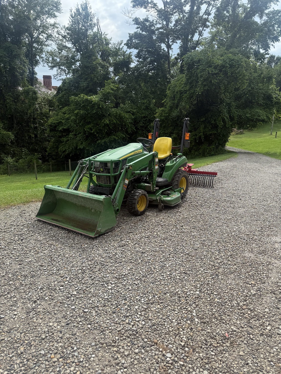 2015 John Deere 1023E Image 1