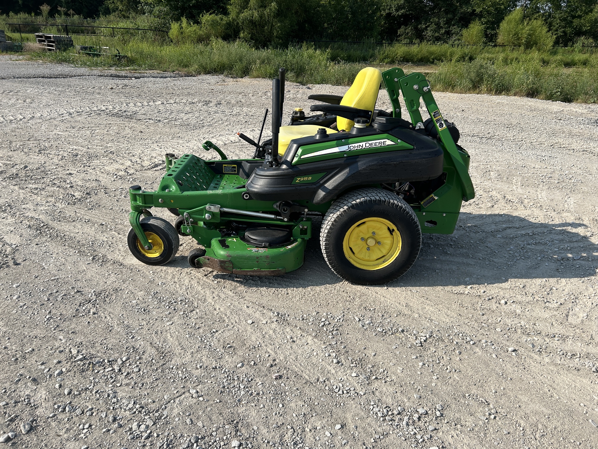  2016 John Deere Z915B at Heritage Tractor in Pittsburg, KS
