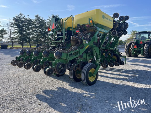 Photo of 2023 John Deere 1795