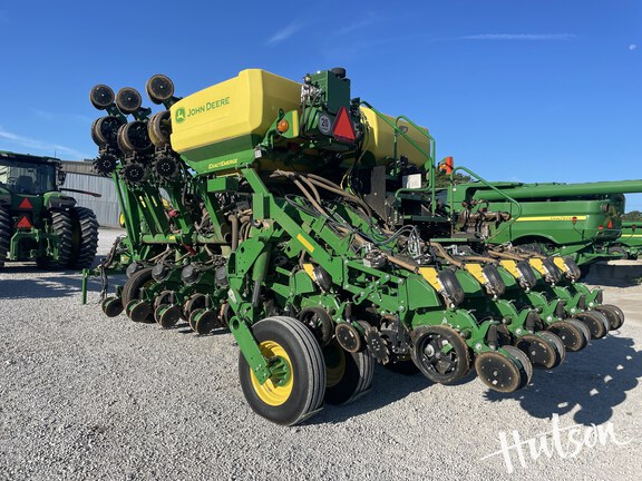Photo of 2023 John Deere 1795