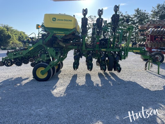 Photo of 2023 John Deere 1795