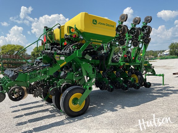 Photo of 2023 John Deere 1795