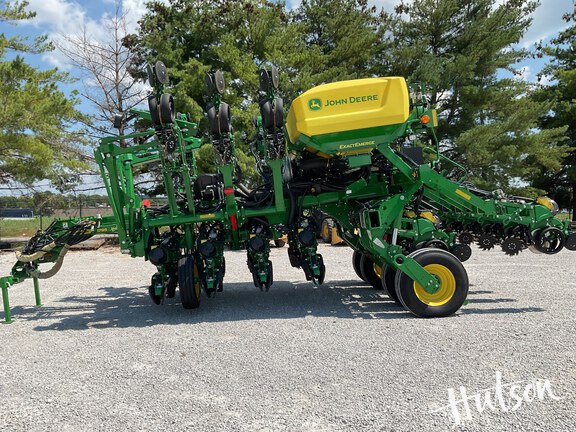 Photo of 2023 John Deere 1795