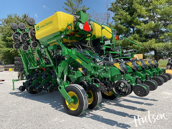 Photo of 2023 John Deere 1795