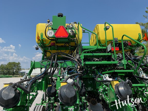 Photo of 2023 John Deere 1795