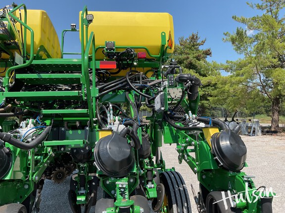 Photo of 2023 John Deere 1795