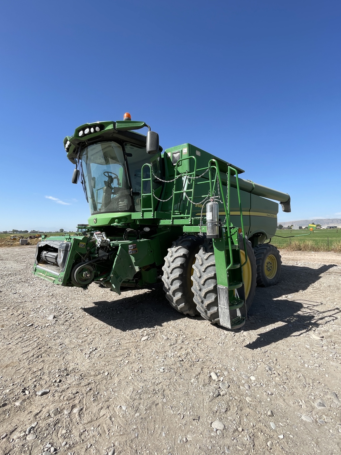 2016 John Deere S680 Image 9