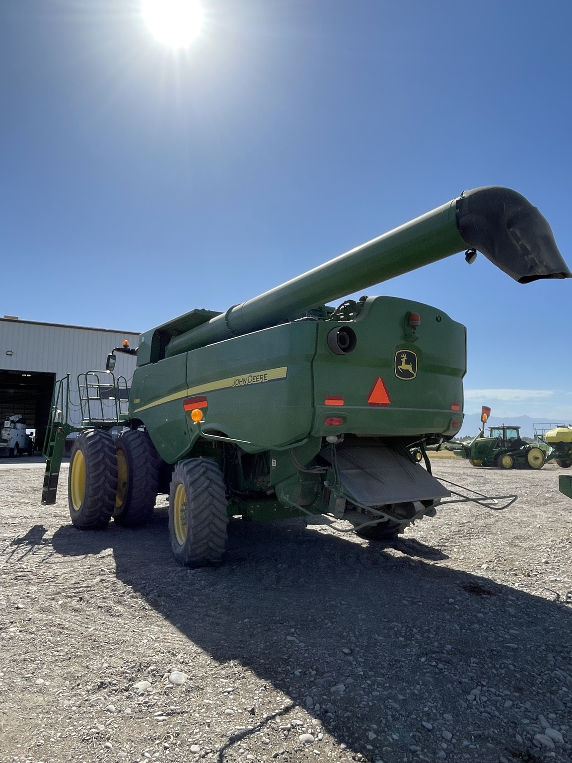 2016 John Deere S680 Image 7