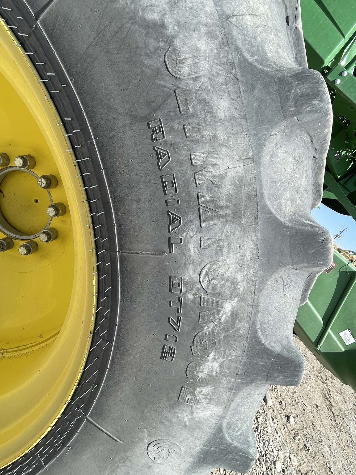 2016 John Deere S680 Image 14