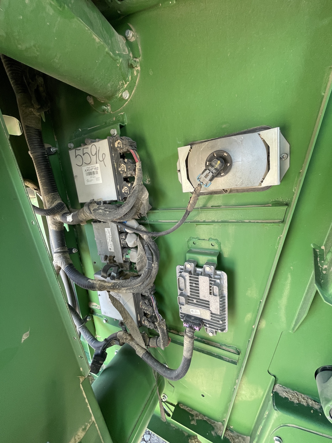 2016 John Deere S680 Image 21