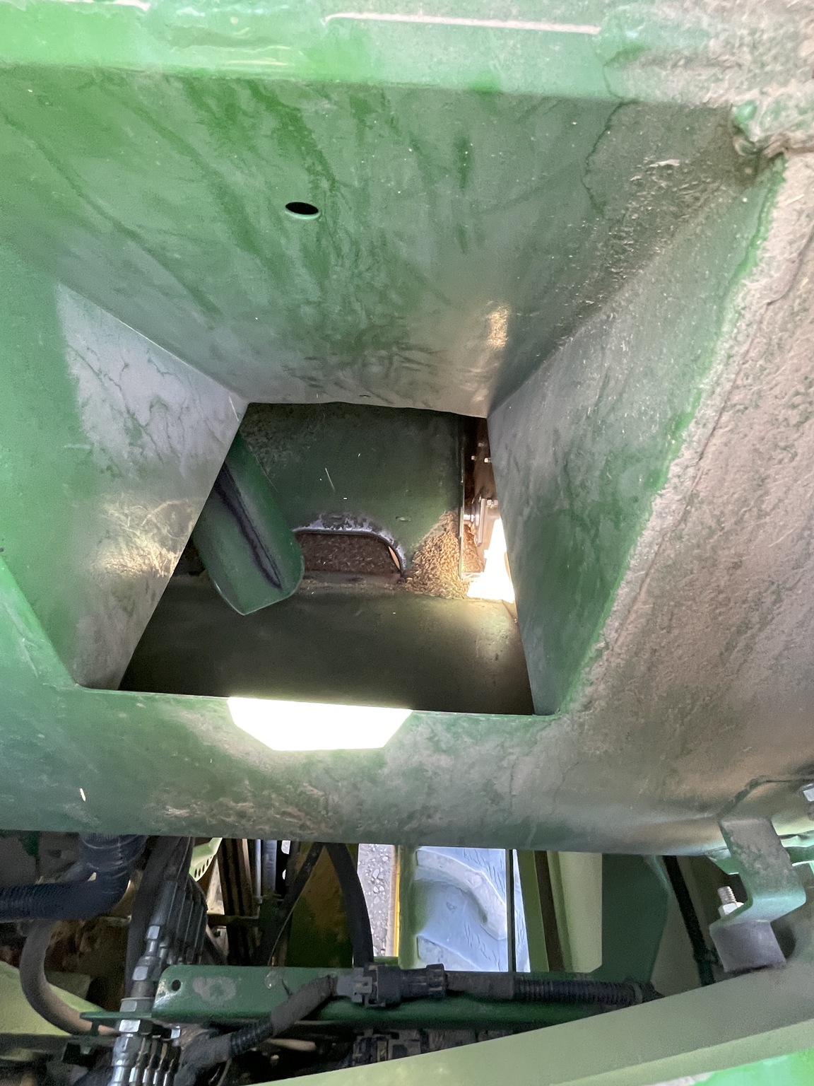 2016 John Deere S680 Image 39