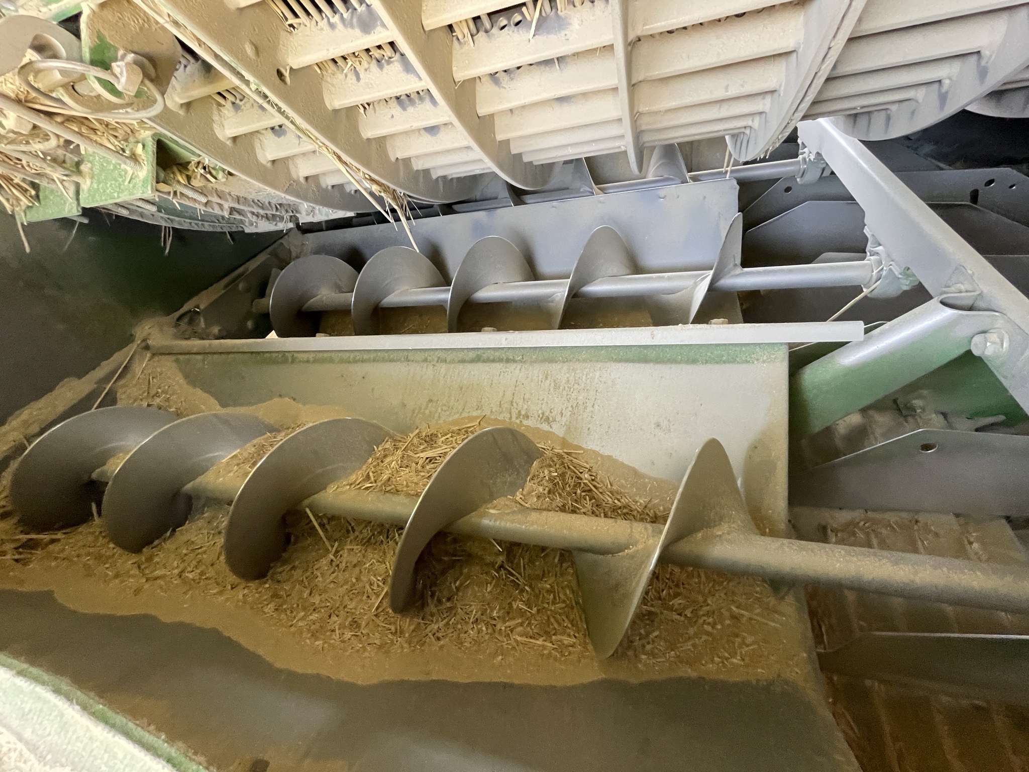 2016 John Deere S680 Image 27