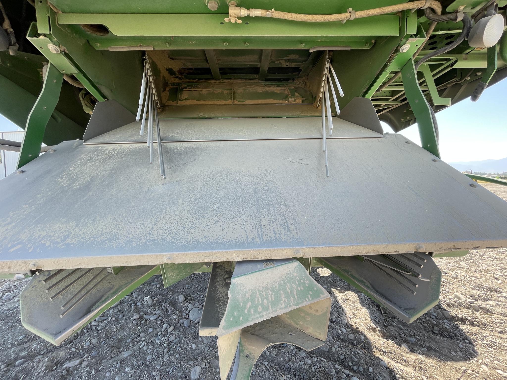 2016 John Deere S680 Image 40