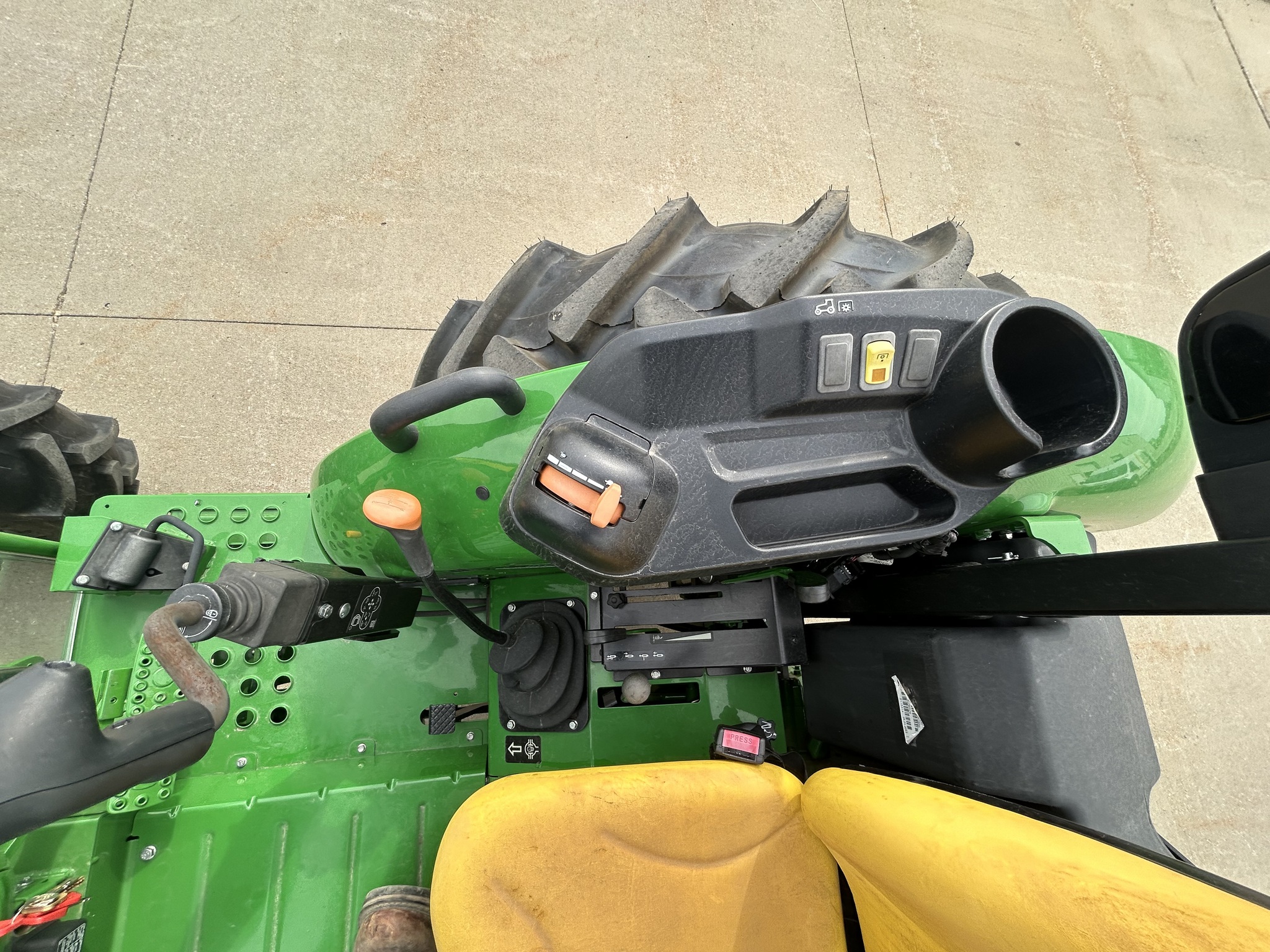  2024 John Deere 5050E at Heritage Tractor in Topeka, KS
