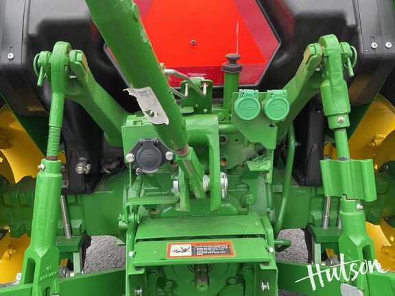 Photo of 2024 John Deere 5075E