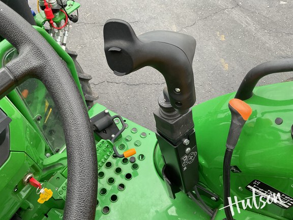 Photo of 2024 John Deere 5075E