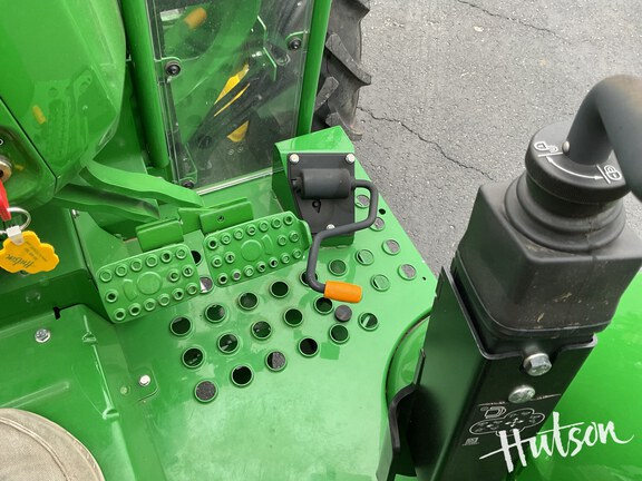 Photo of 2024 John Deere 5075E
