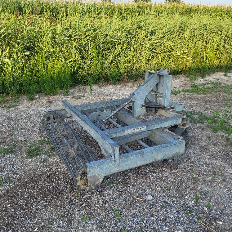 2010 Ag Systems 5' Mid Harrows