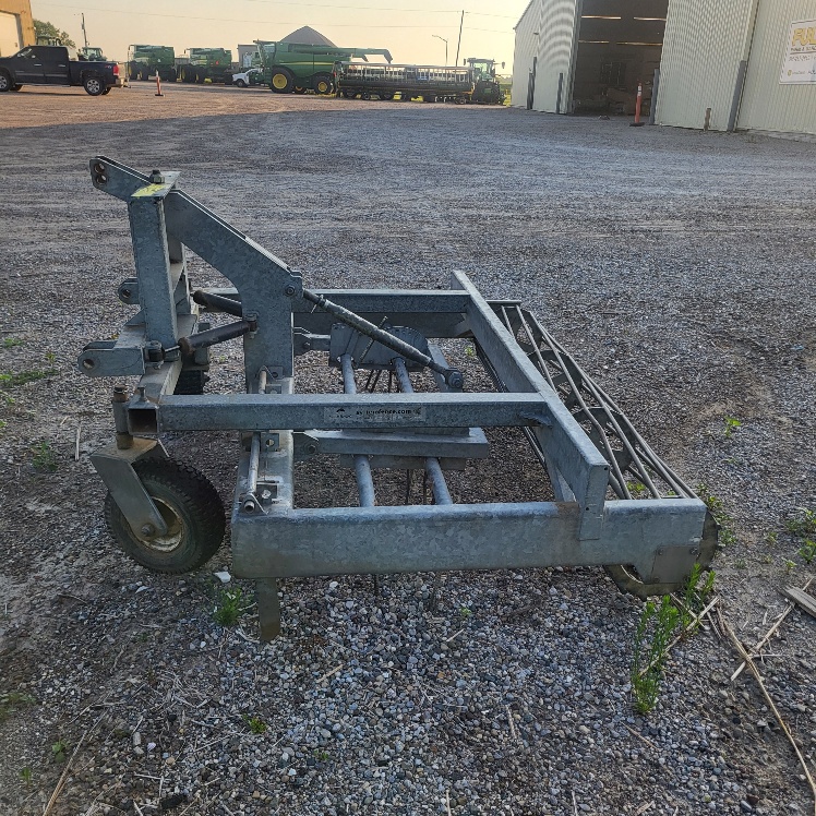 2010 Ag Systems 5' Mid Harrows