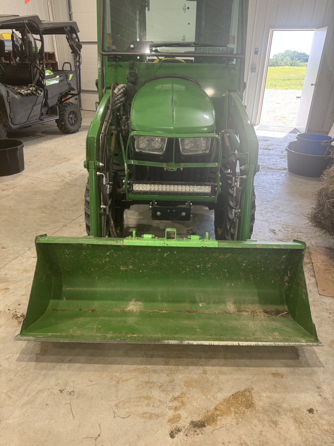 2018 John Deere 3025E Image 2