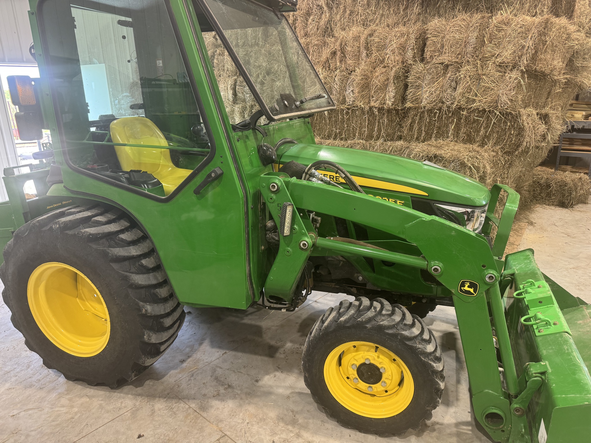 2018 John Deere 3025E Image 5