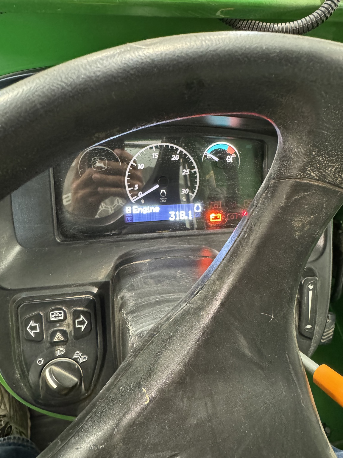 2018 John Deere 3025E Image 8