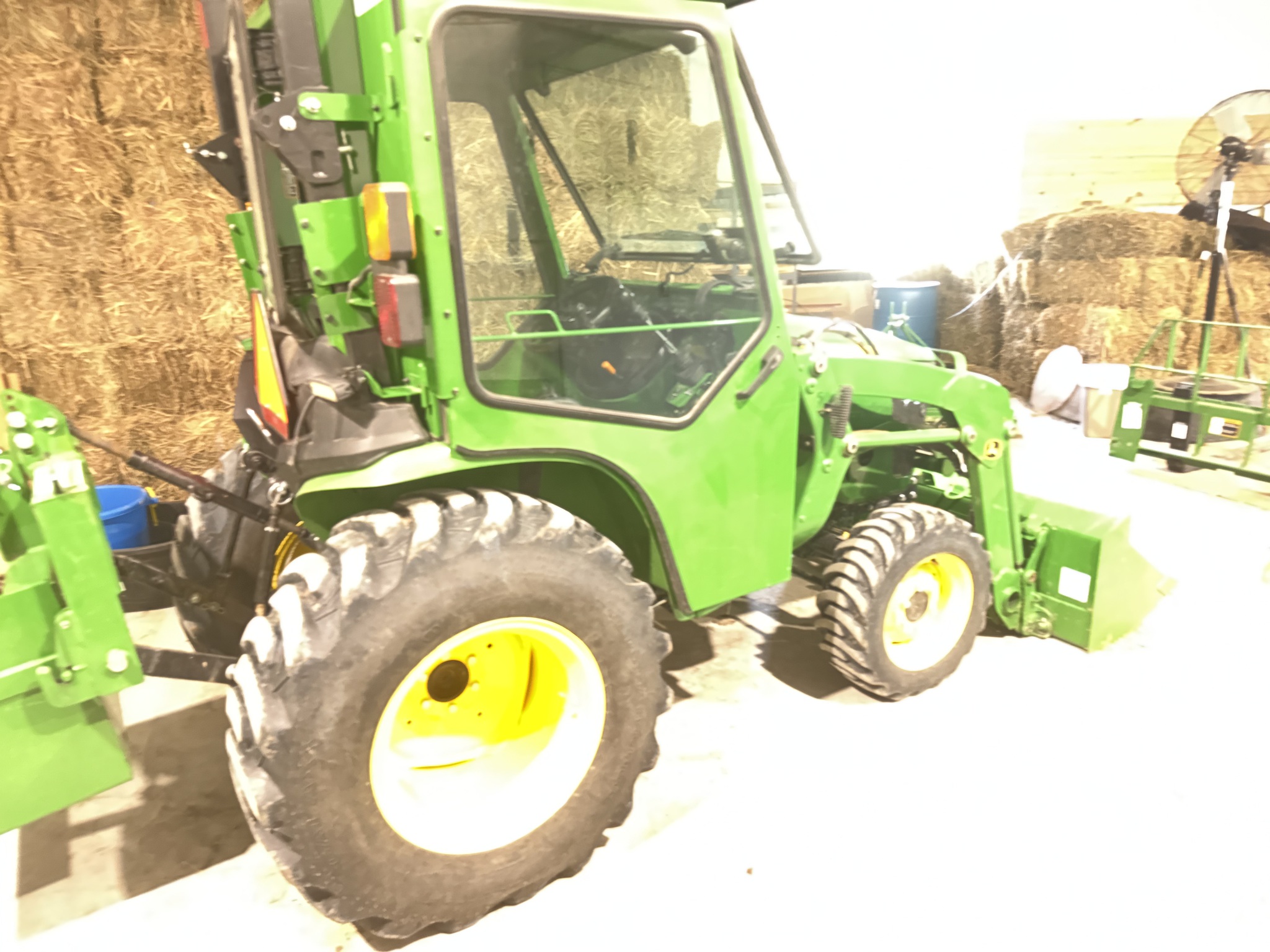 2018 John Deere 3025E Image 9