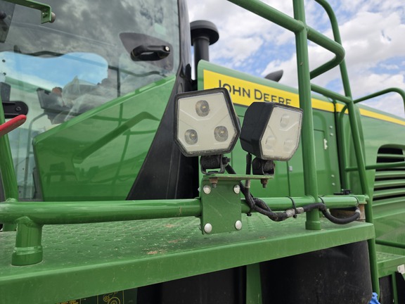 2022 John Deere W235R (21st thumbnail)