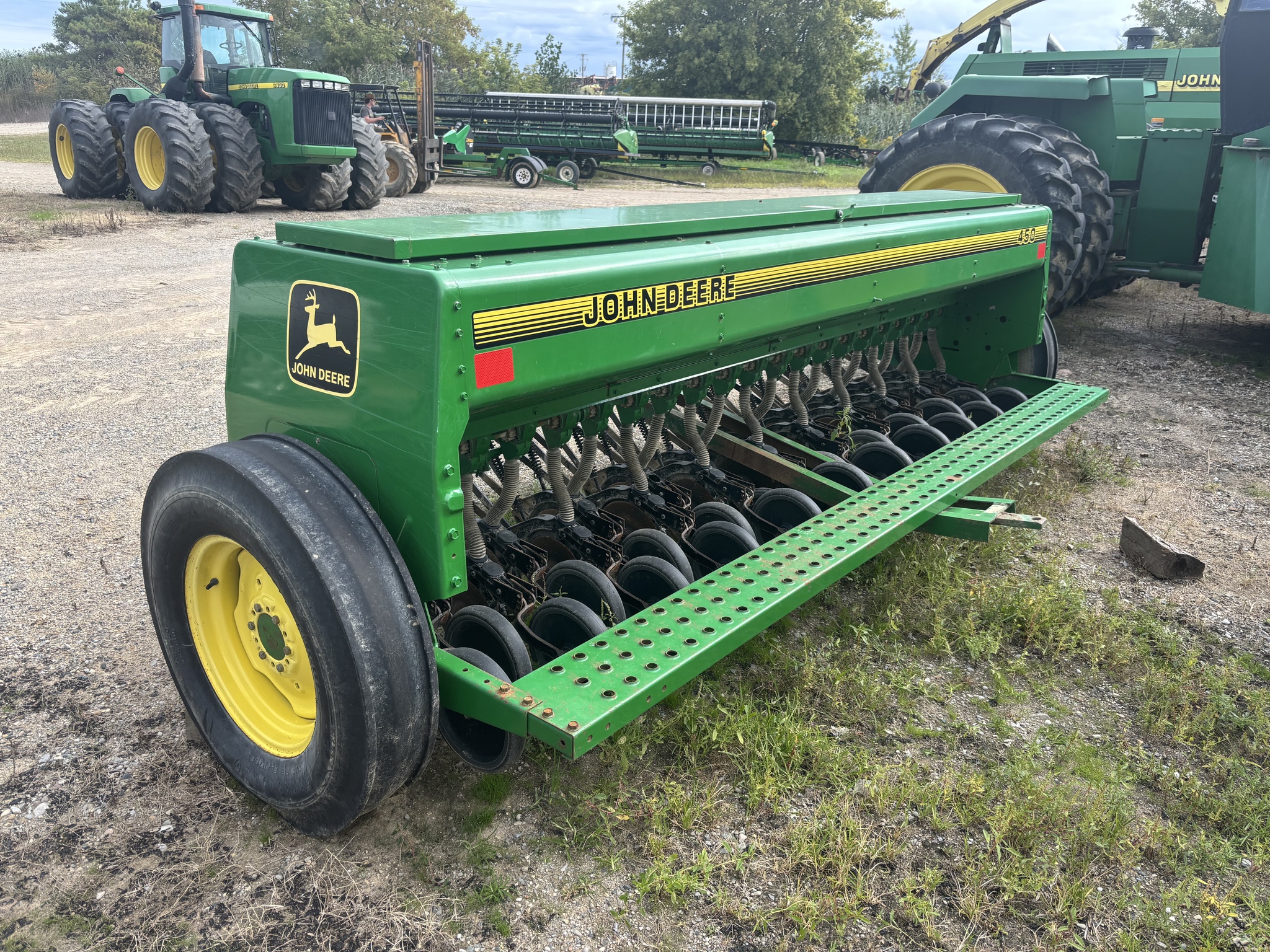 1997 John Deere 450 Image 1
