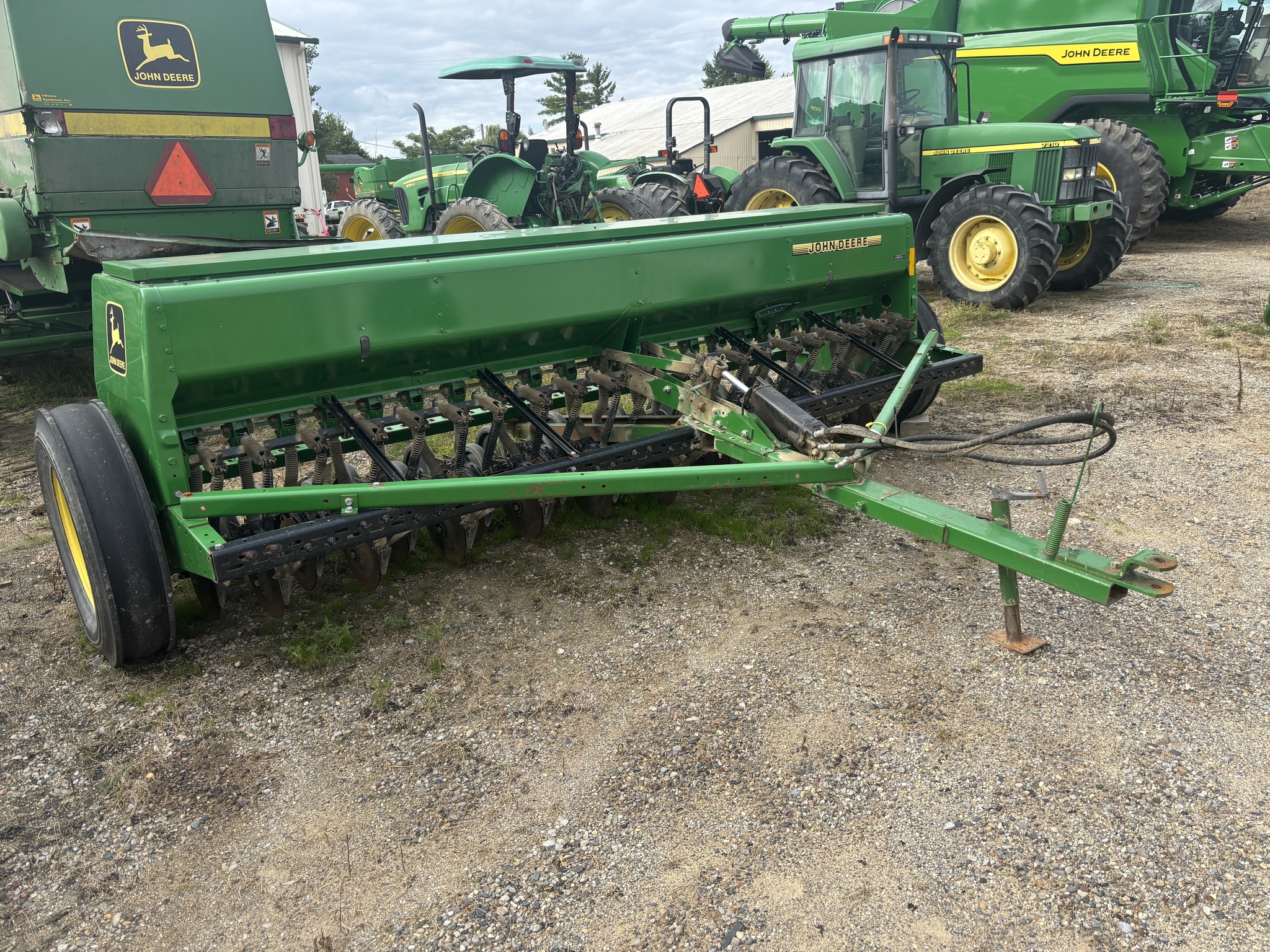 1997 John Deere 450 Image 7
