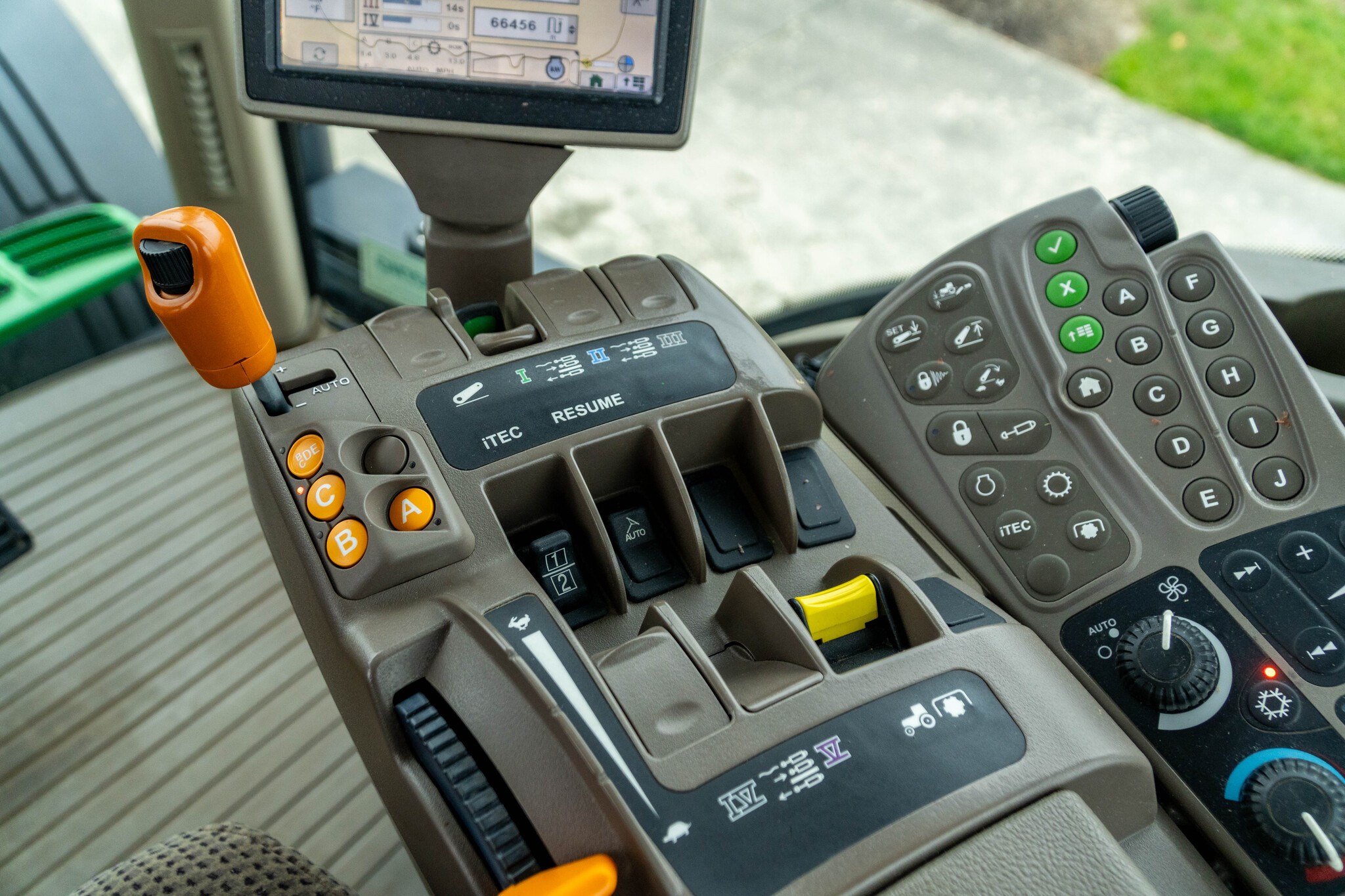 Used 2011 John Deere 7215R Row Crop Tractors at Koenig Equipment in Anna, OH - PhotoXL30