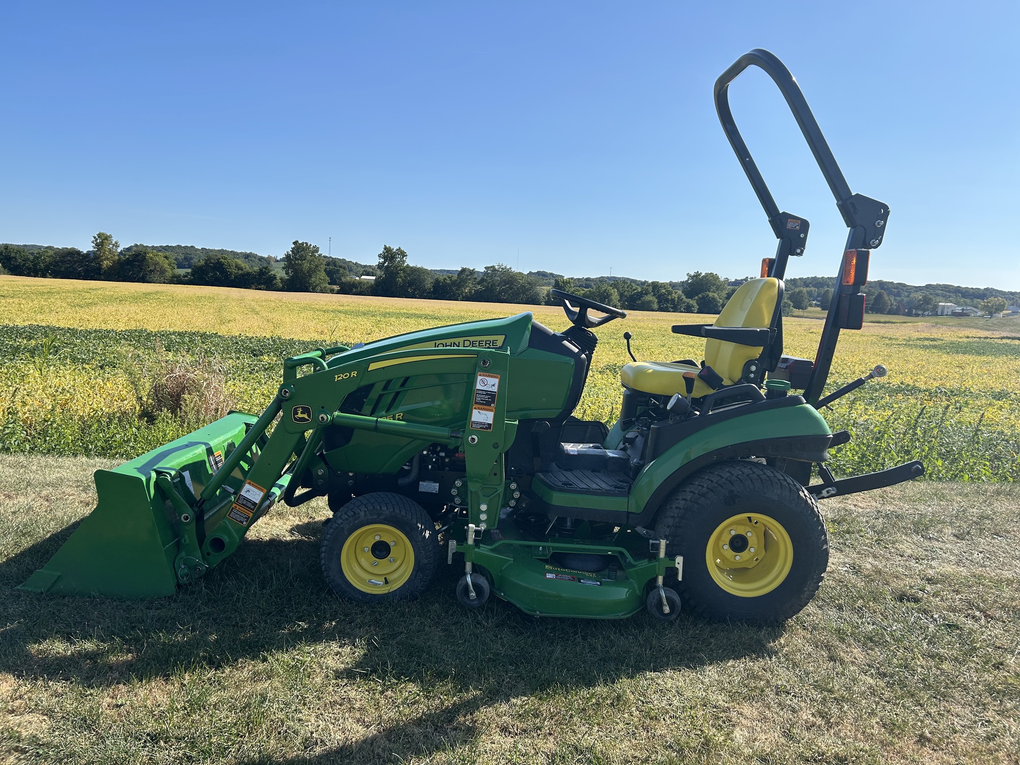 John Deere 1025R Image 3
