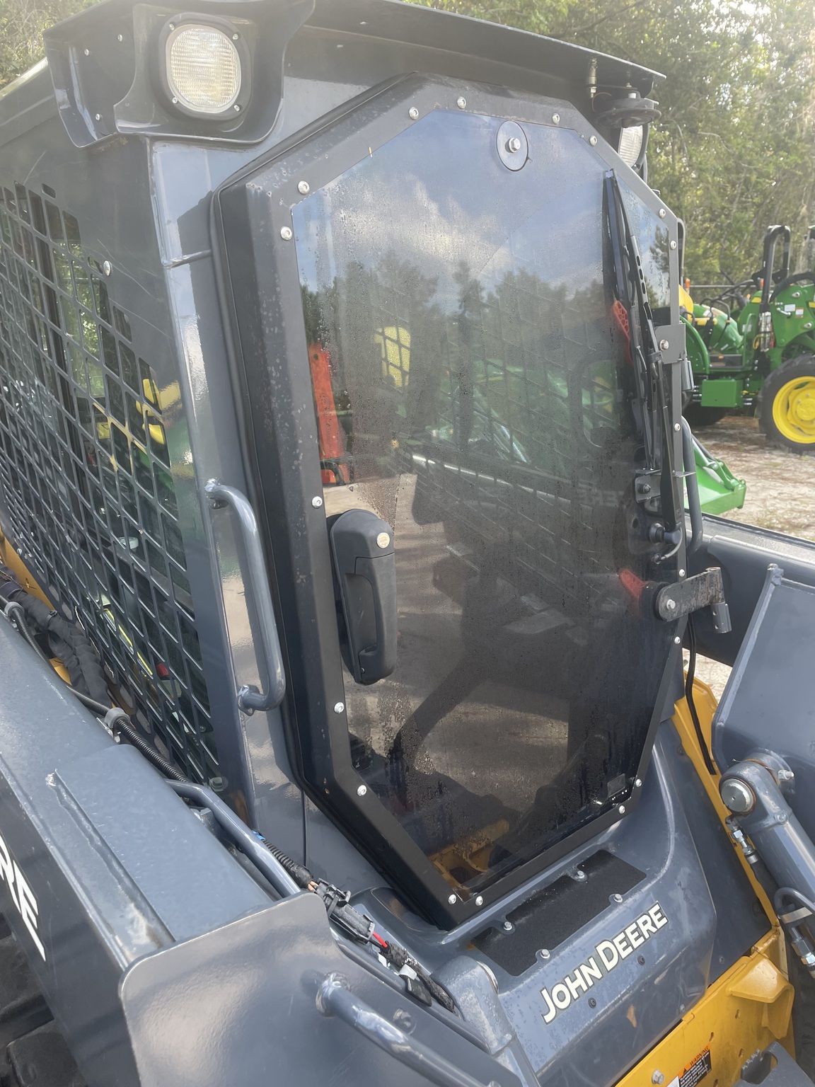 2024 John Deere 325G Image 3