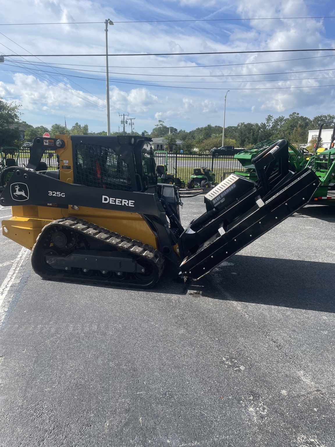2024 John Deere 325G Image 2