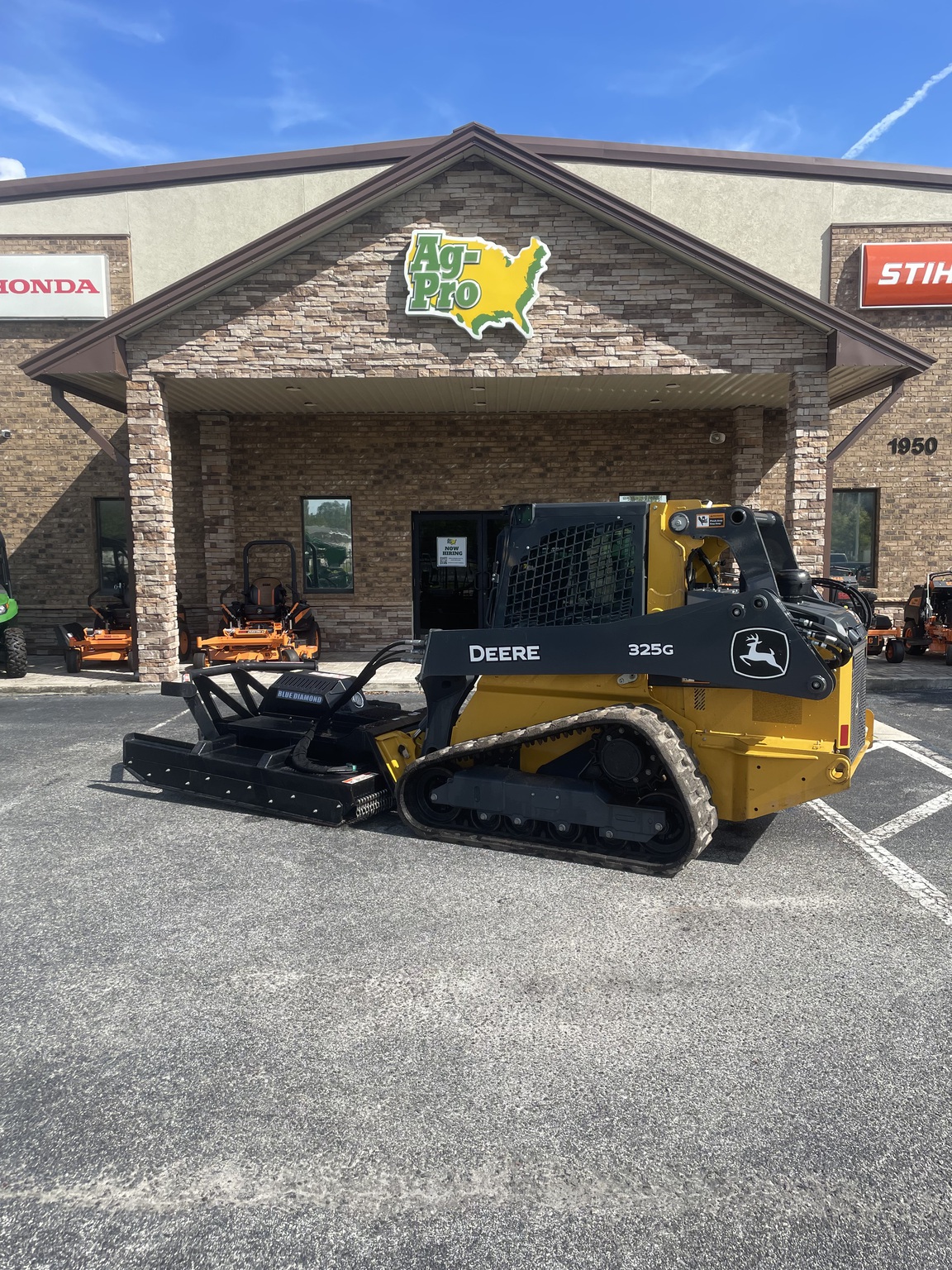 2024 John Deere 325G Image 1