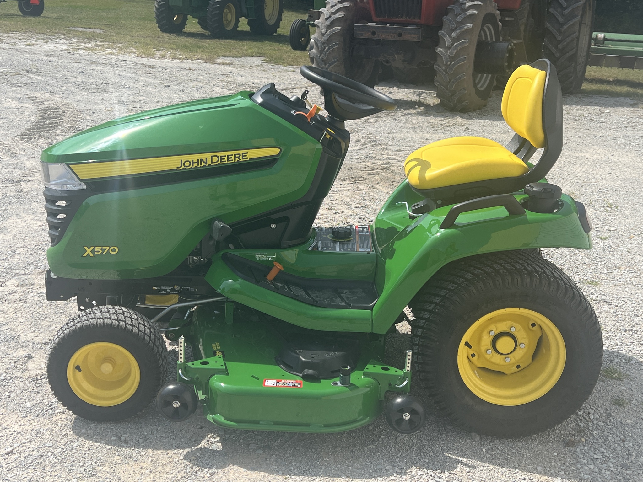 2024 John Deere X570 Image 6