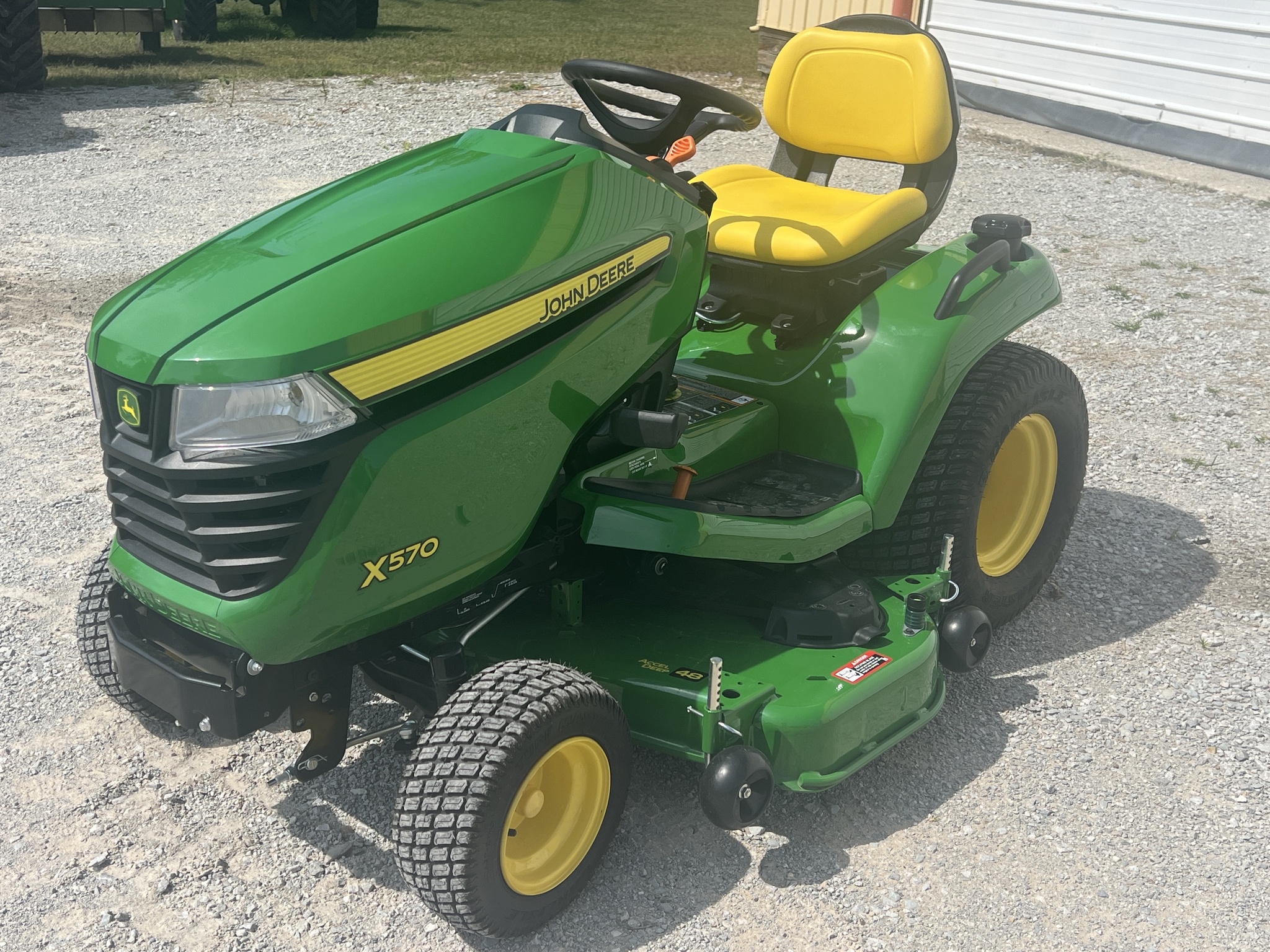 2024 John Deere X570 Image 7